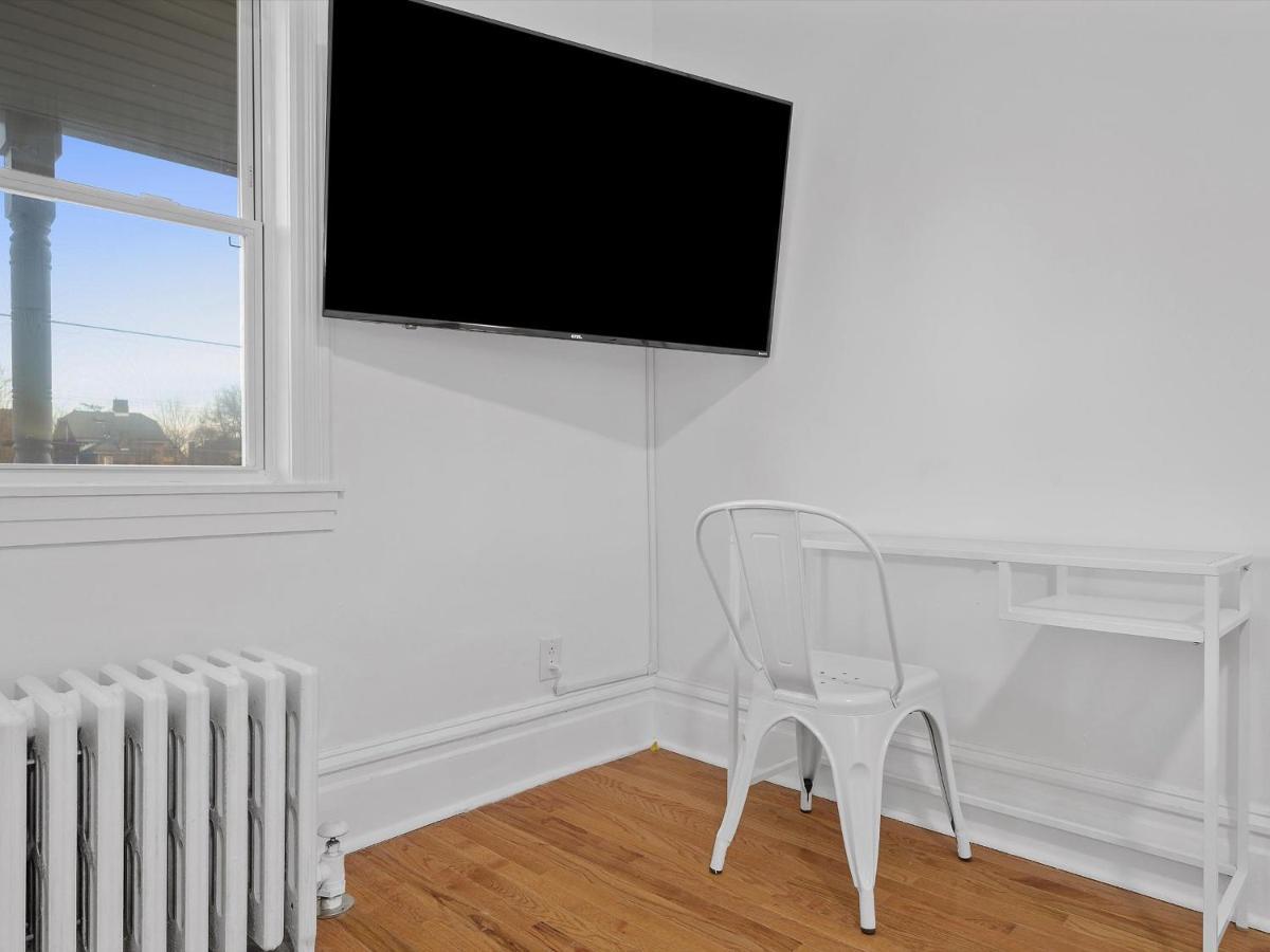 Hospedagem domiciliar Bloomfield/shadyside @e Stylish And Modern Private Bedroom With Shared Bathroom